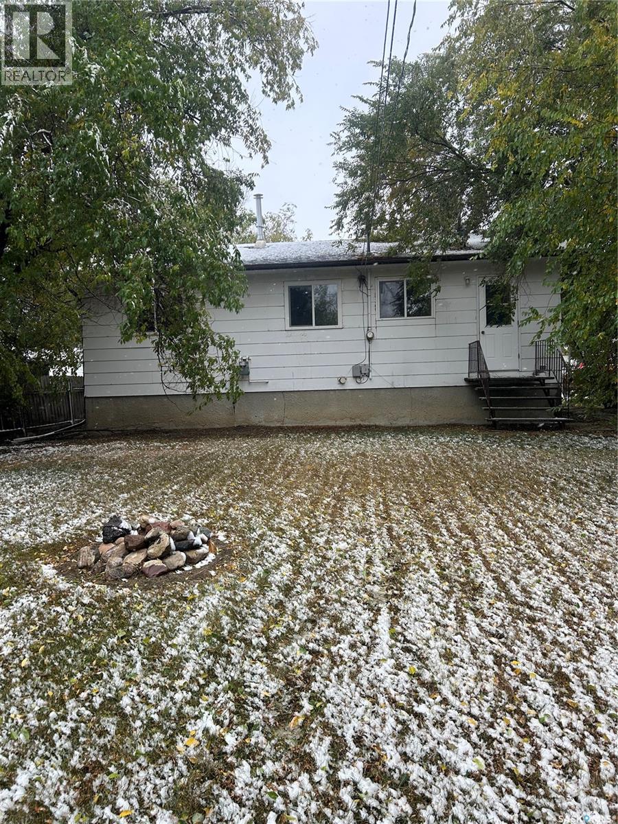 622 Pacific Avenue, Kerrobert, Saskatchewan  S0L 1R0 - Photo 3 - SK020907