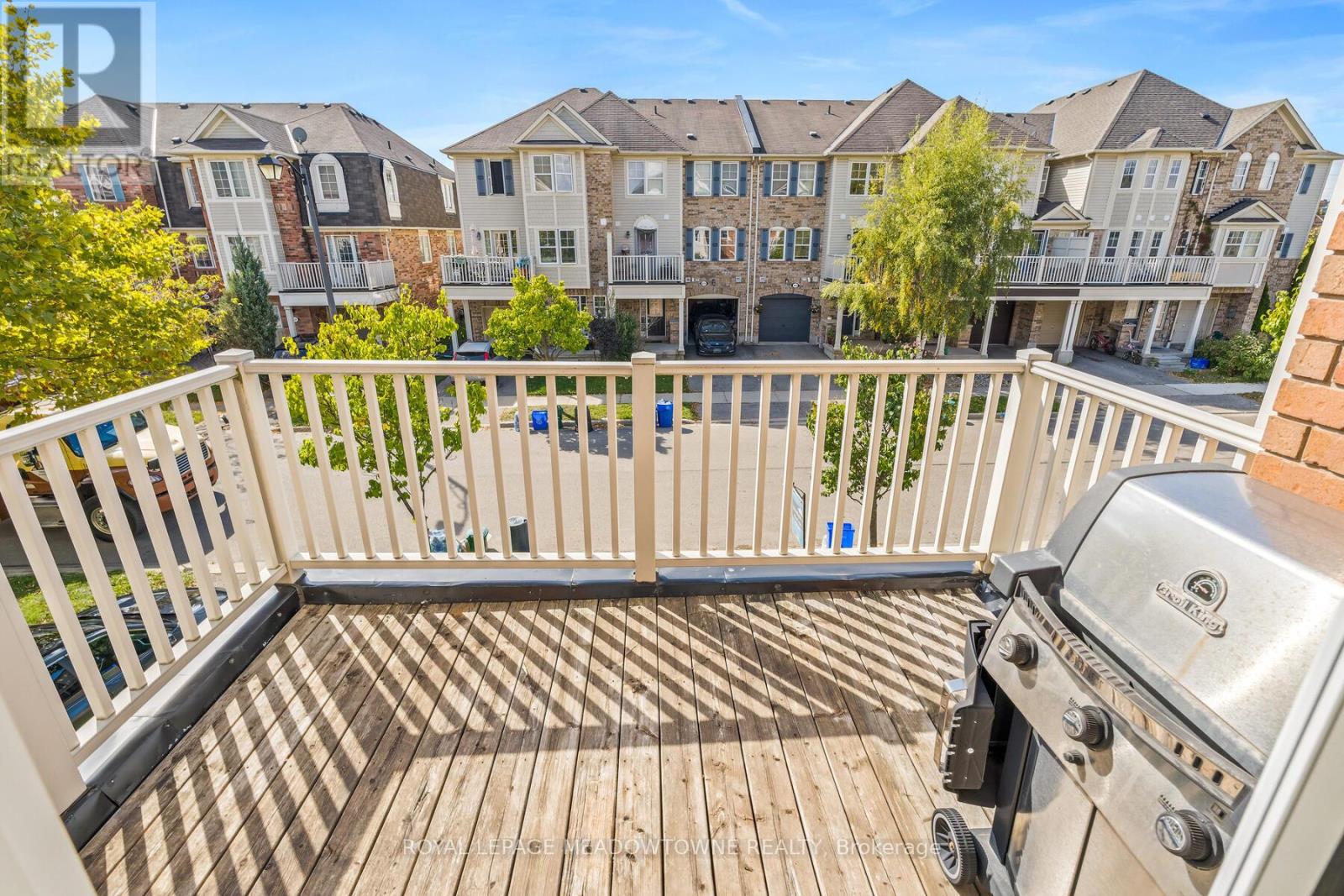 629 Frank Place, Milton, Ontario  L9T 0R1 - Photo 4 - W12454381