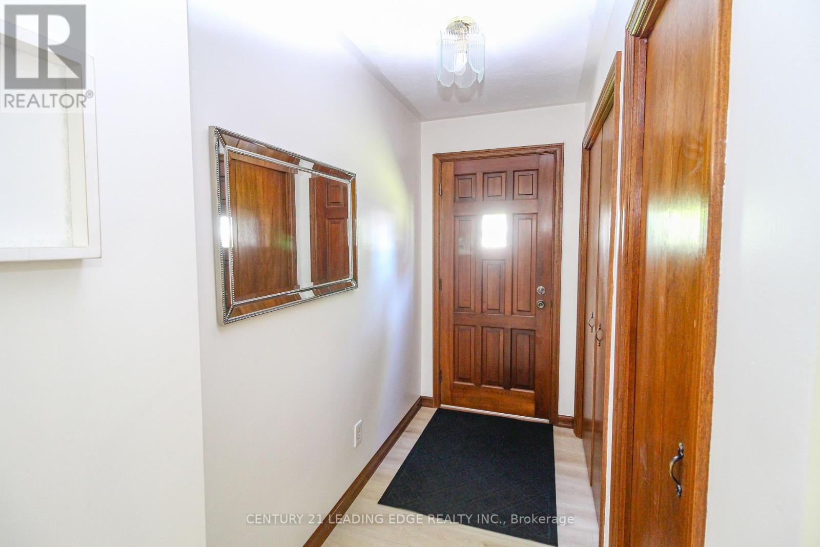 121 Northview Avenue, Whitby, Ontario  L1N 2G8 - Photo 4 - E12438844