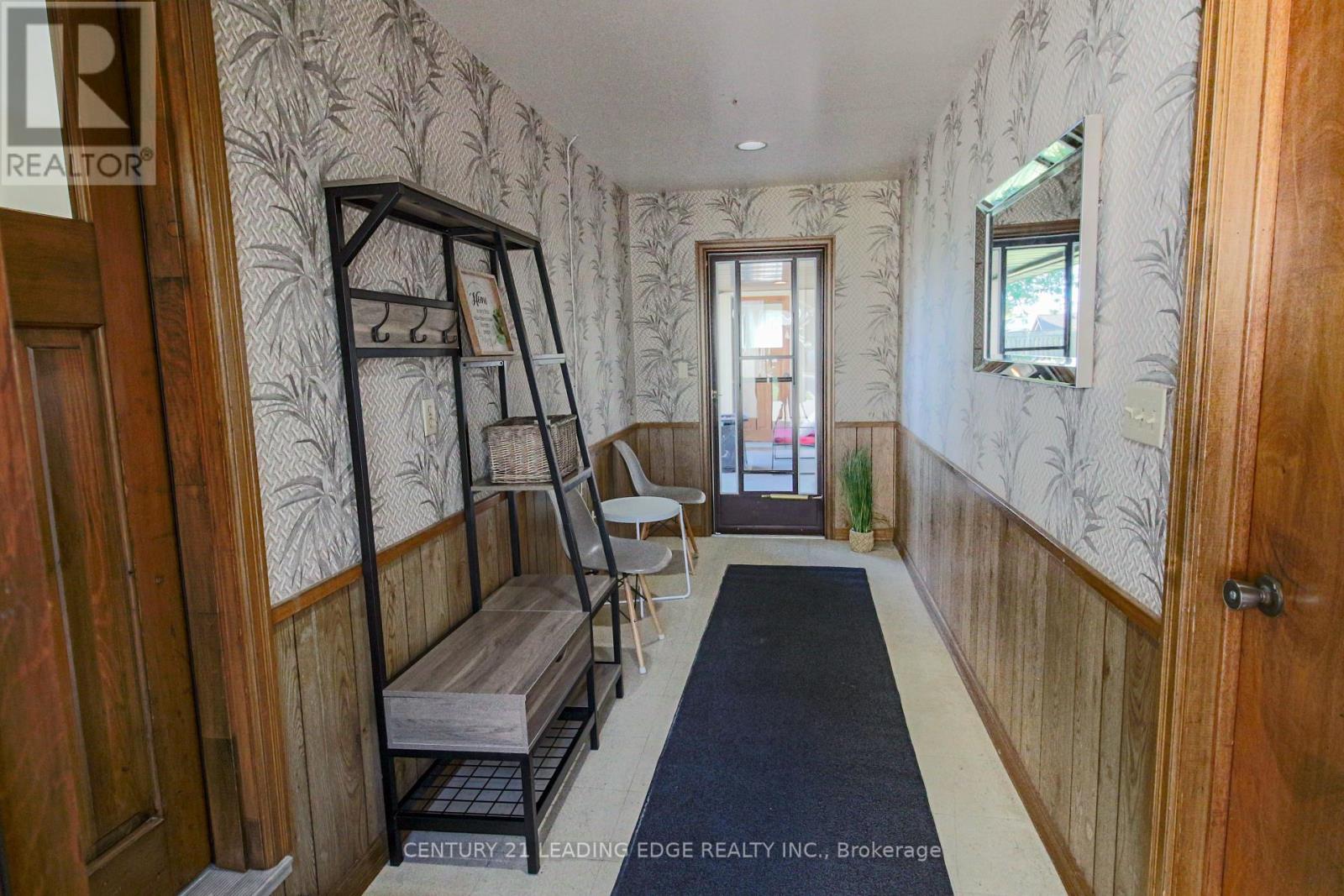 121 Northview Avenue, Whitby, Ontario  L1N 2G8 - Photo 3 - E12438844