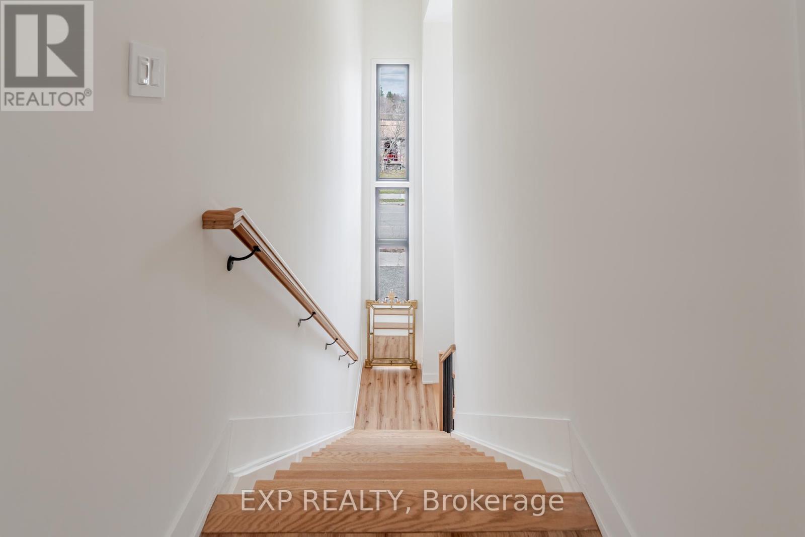 12a Viewmount Drive, Ottawa, Ontario  K2G 1R5 - Photo 23 - X12107769
