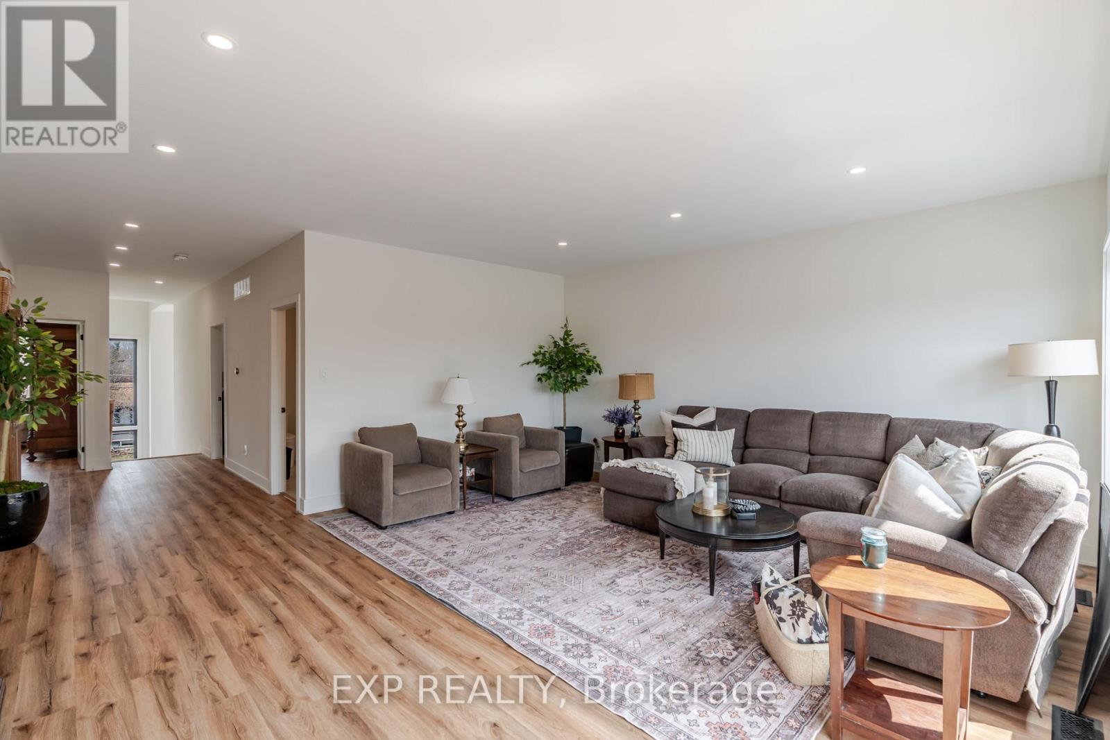 12a Viewmount Drive, Ottawa, Ontario  K2G 1R5 - Photo 31 - X12107769