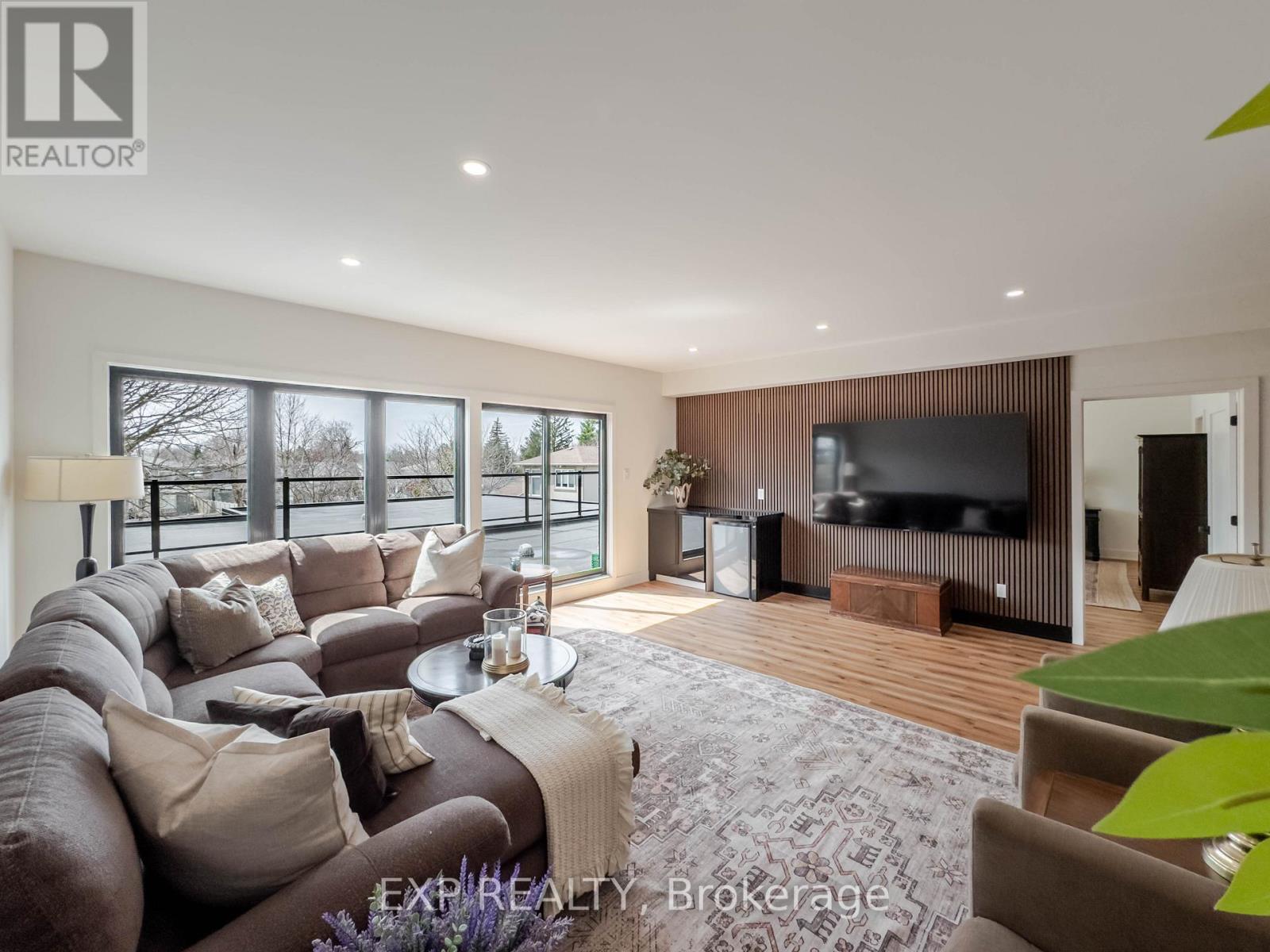 12a Viewmount Drive, Ottawa, Ontario  K2G 1R5 - Photo 33 - X12107769