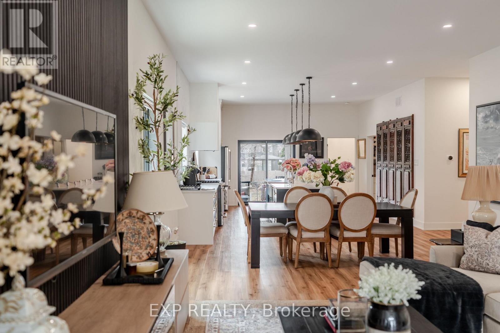12a Viewmount Drive, Ottawa, Ontario  K2G 1R5 - Photo 6 - X12107769