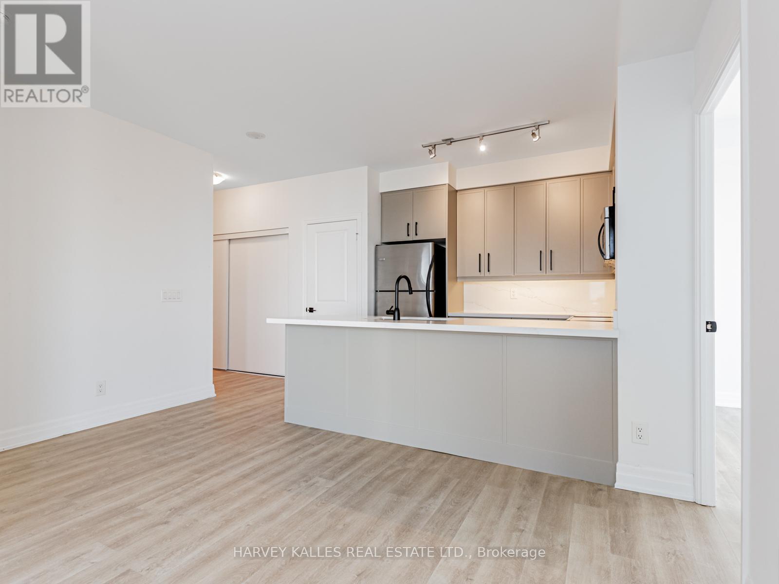 1003 - 500 St Clair Avenue W, Toronto, Ontario  M6C 1A8 - Photo 10 - C12466723
