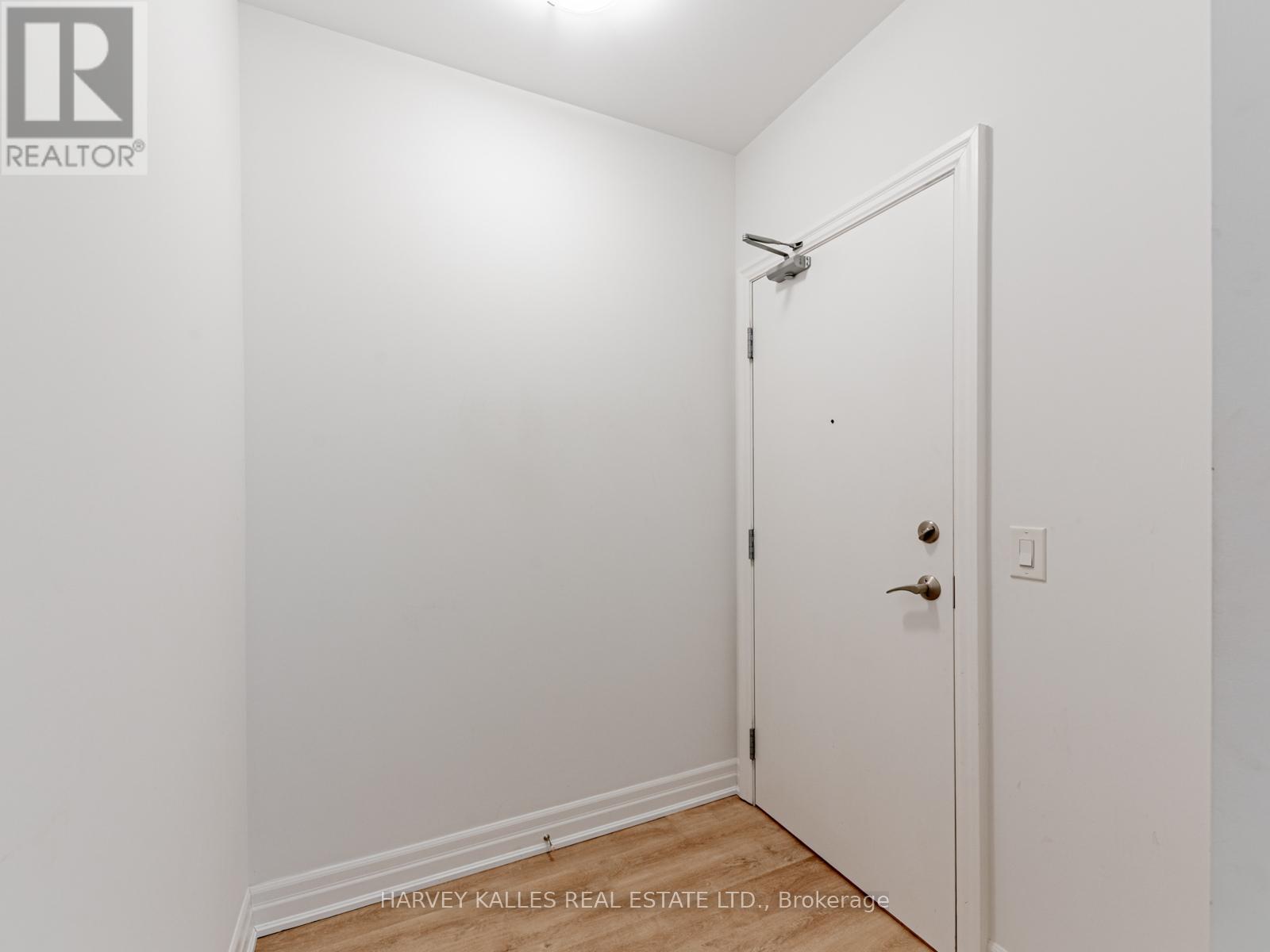 1003 - 500 St Clair Avenue W, Toronto, Ontario  M6C 1A8 - Photo 2 - C12466723