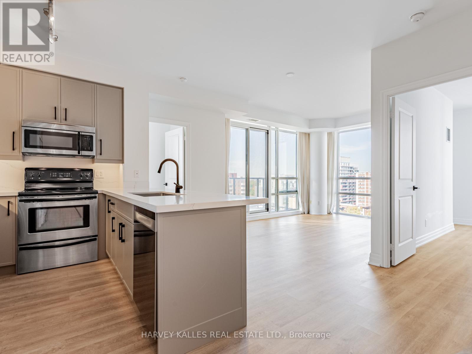 1003 - 500 St Clair Avenue W, Toronto, Ontario  M6C 1A8 - Photo 4 - C12466723