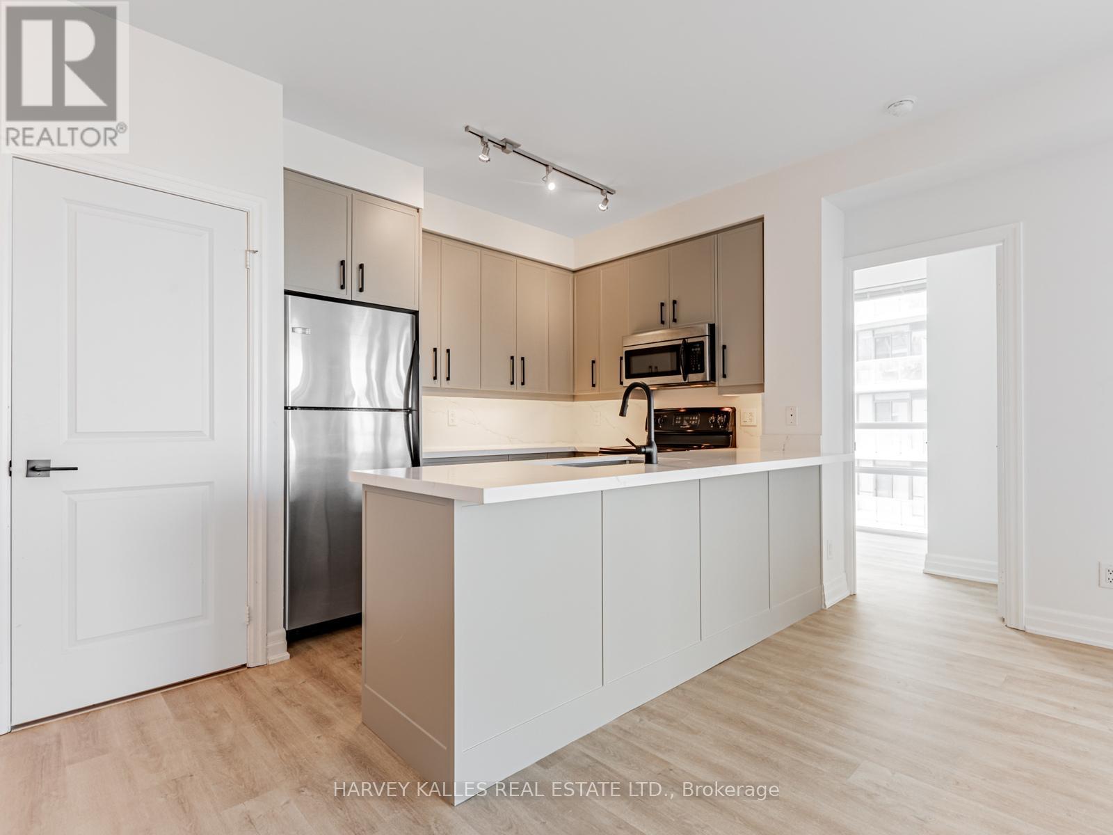 1003 - 500 St Clair Avenue W, Toronto, Ontario  M6C 1A8 - Photo 6 - C12466723