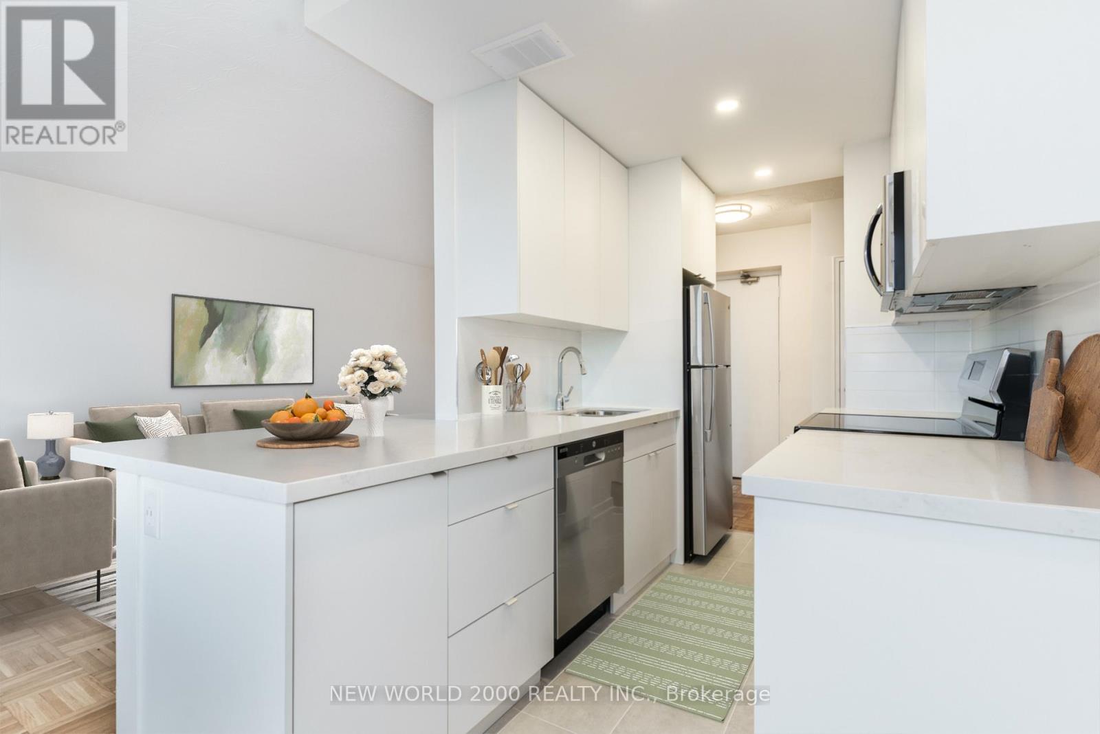 303 - 1220 Bayview Avenue, Toronto, Ontario  M4G 2Z7 - Photo 1 - C12466728