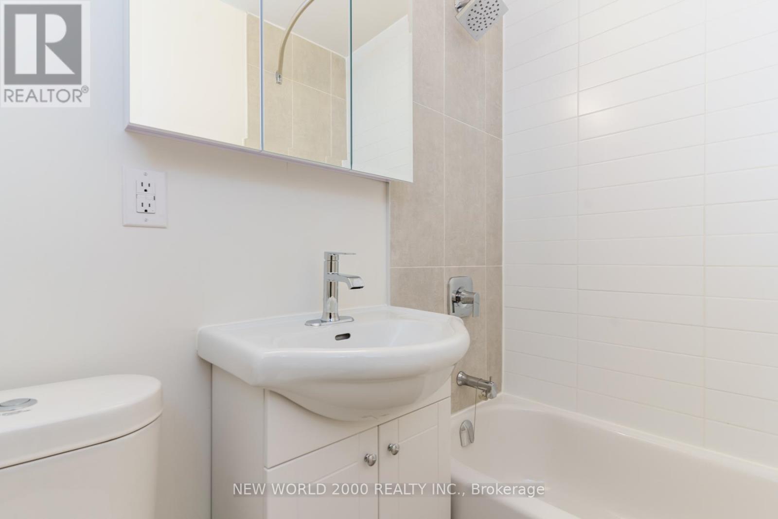 303 - 1220 Bayview Avenue, Toronto, Ontario  M4G 2Z7 - Photo 10 - C12466728