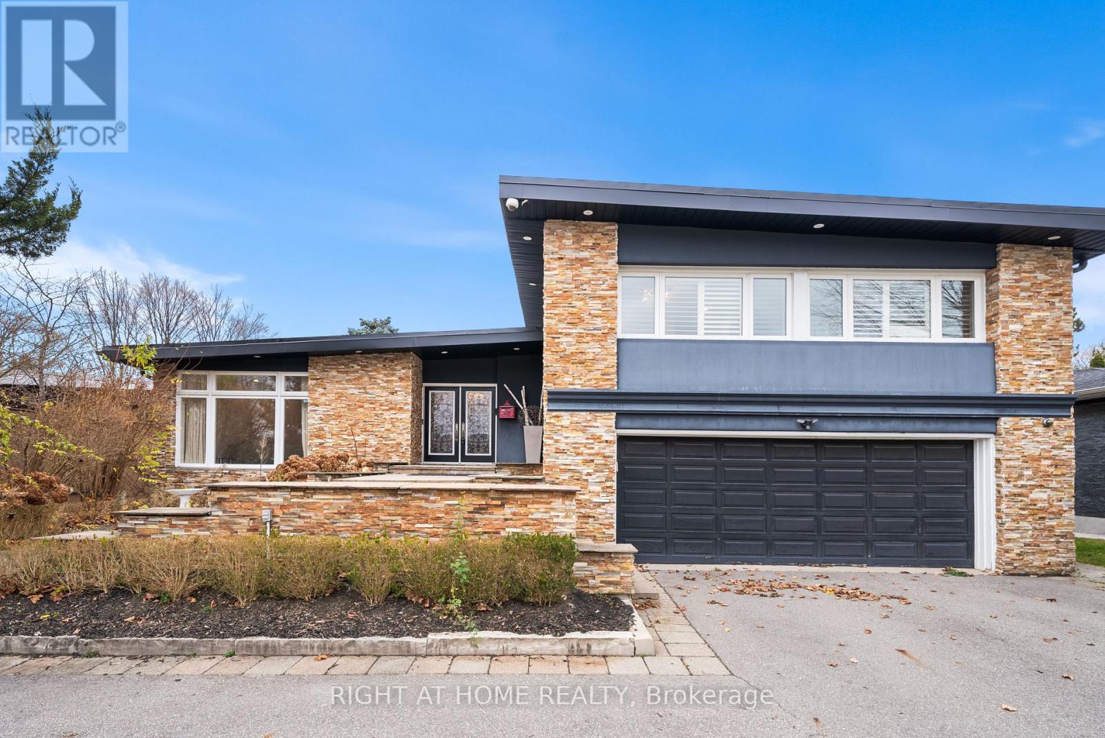 40 Heathview Avenue, Toronto, Ontario  M2K 2C1 - Photo 4 - C12466736