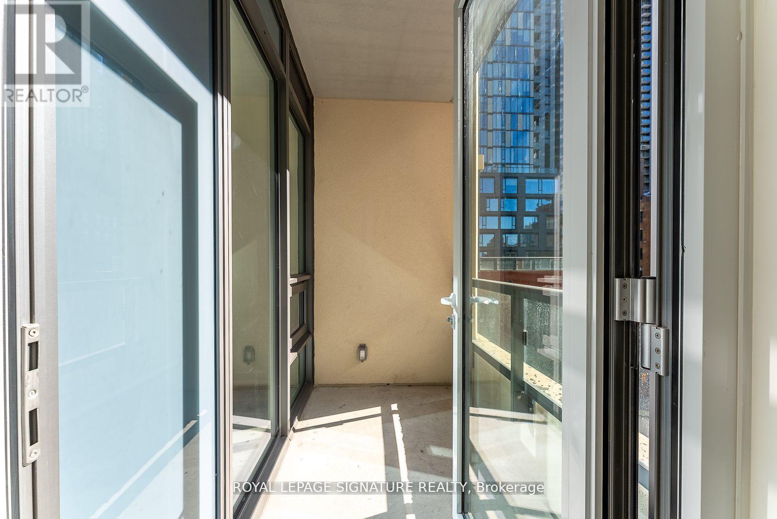 810 - 108 Peter Street, Toronto, Ontario  M5V 2G7 - Photo 8 - C12466751