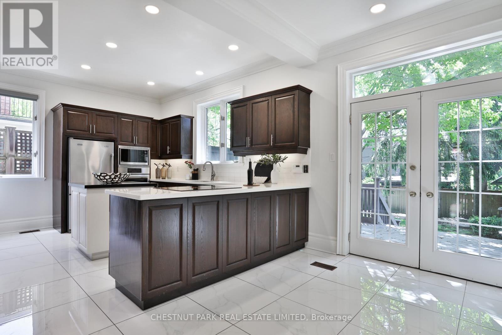 121 Roxborough Drive, Toronto, Ontario  M4W 1X5 - Photo 19 - C12466760