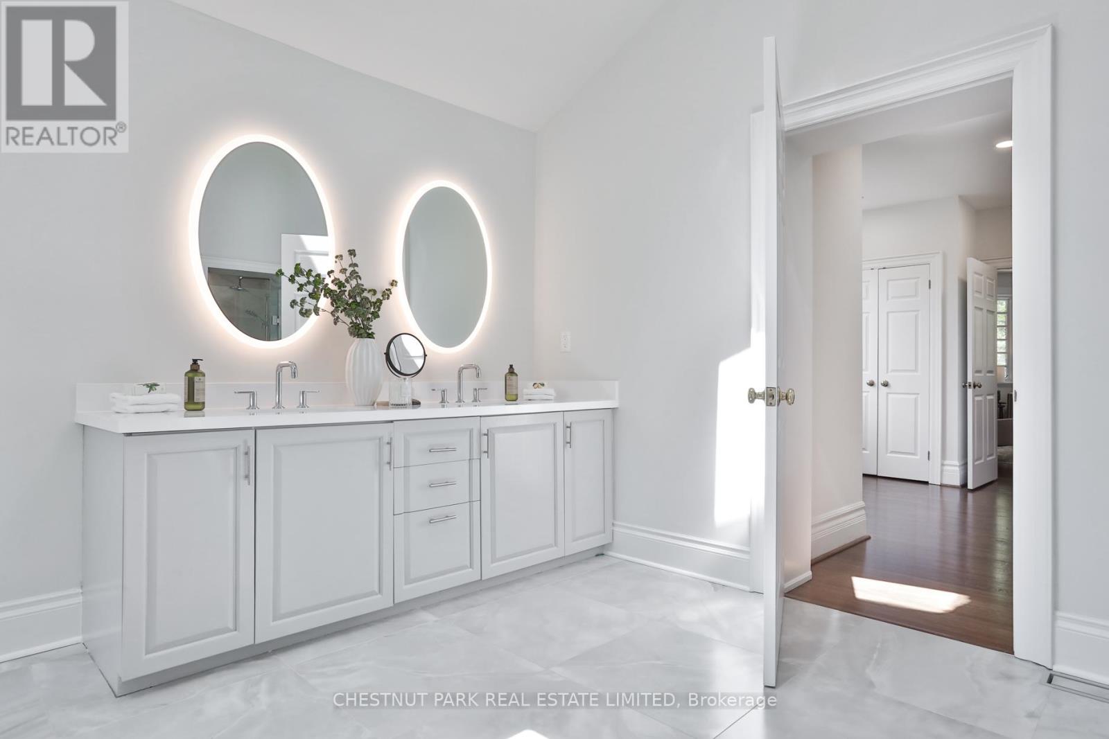 121 Roxborough Drive, Toronto, Ontario  M4W 1X5 - Photo 35 - C12466760