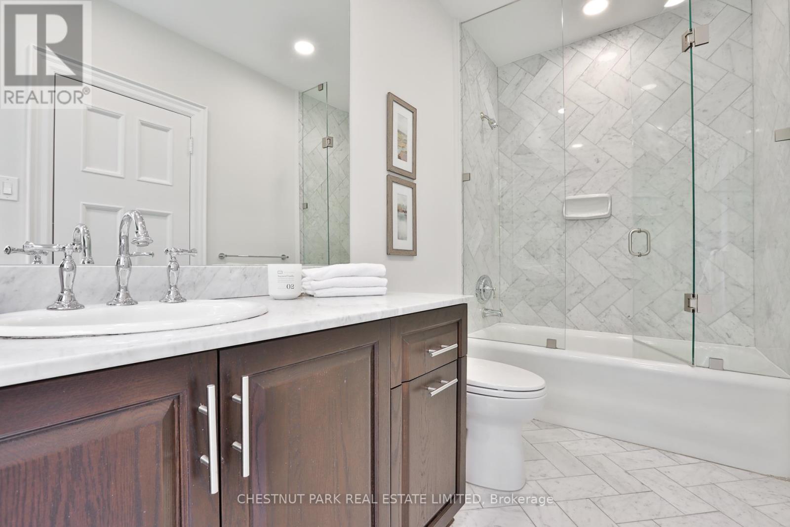 121 Roxborough Drive, Toronto, Ontario  M4W 1X5 - Photo 38 - C12466760