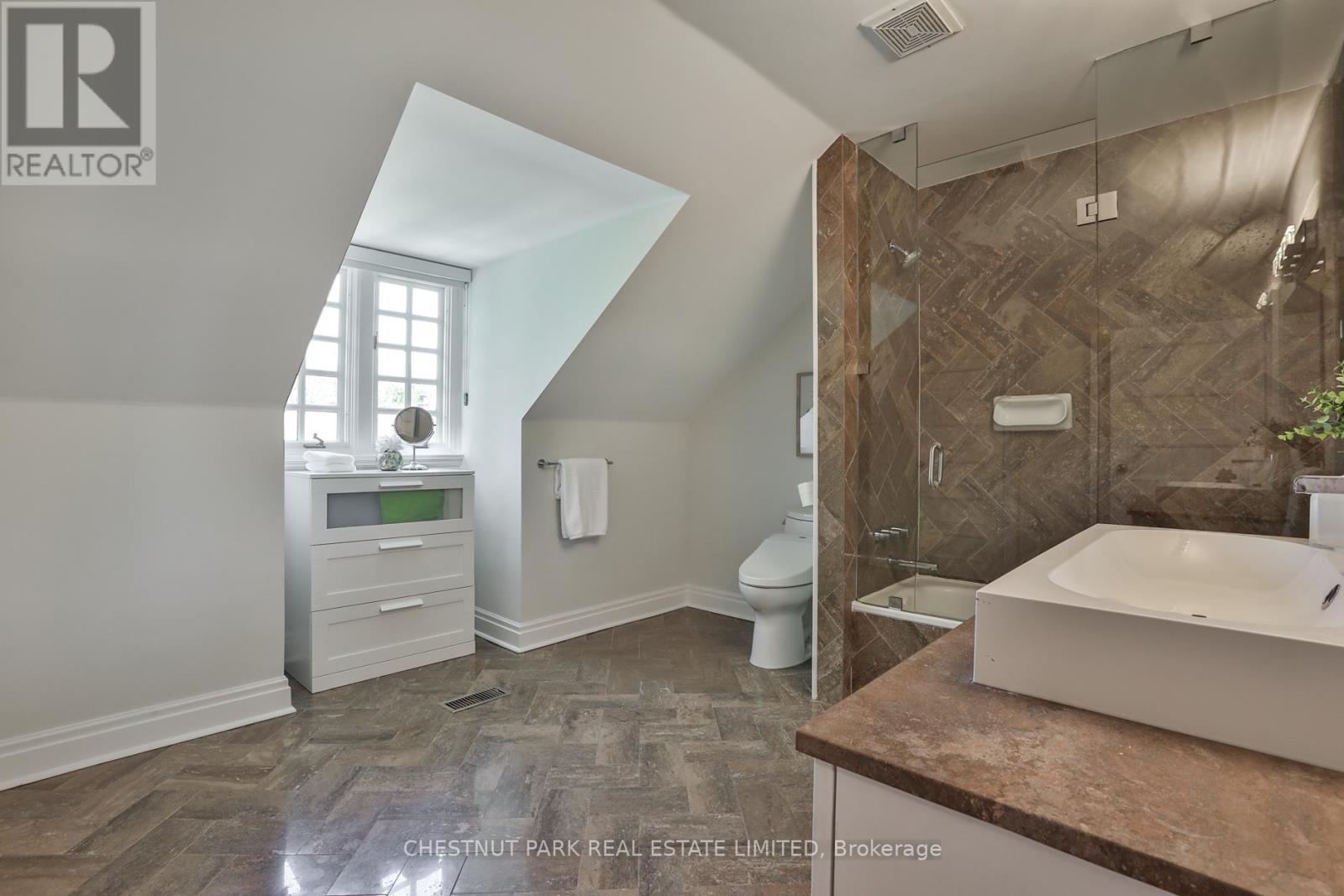 121 Roxborough Drive, Toronto, Ontario  M4W 1X5 - Photo 44 - C12466760