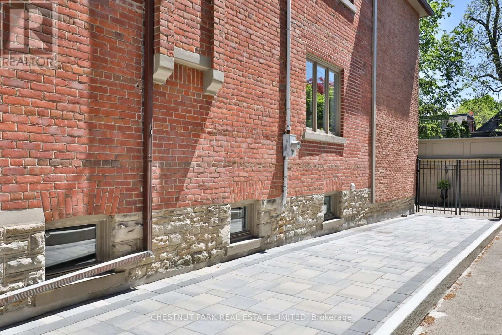 121 Roxborough Drive, Toronto, Ontario  M4W 1X5 - Photo 48 - C12466760