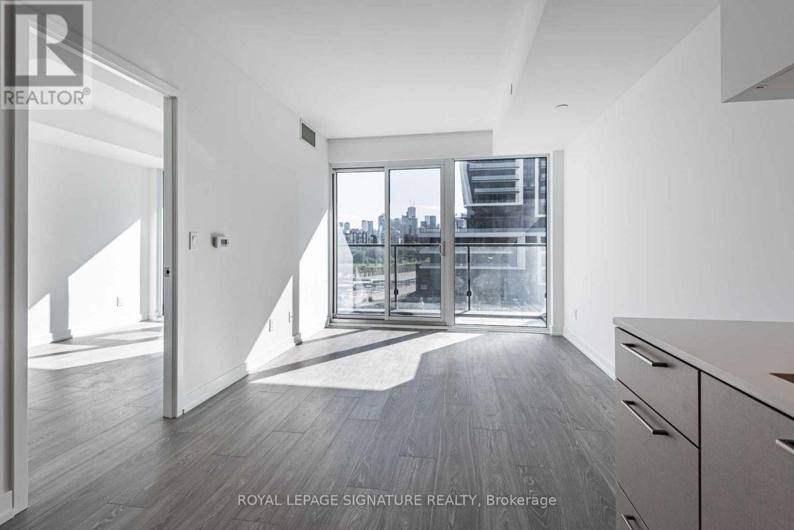 301 - 19 WESTERN BATTERY ROAD, Toronto, Ontario