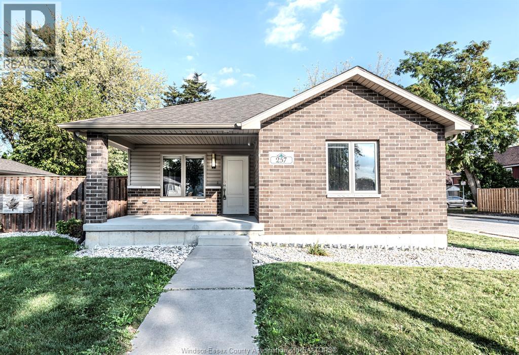 MLS# 25025218: 257 KING, Amherstburg, Canada