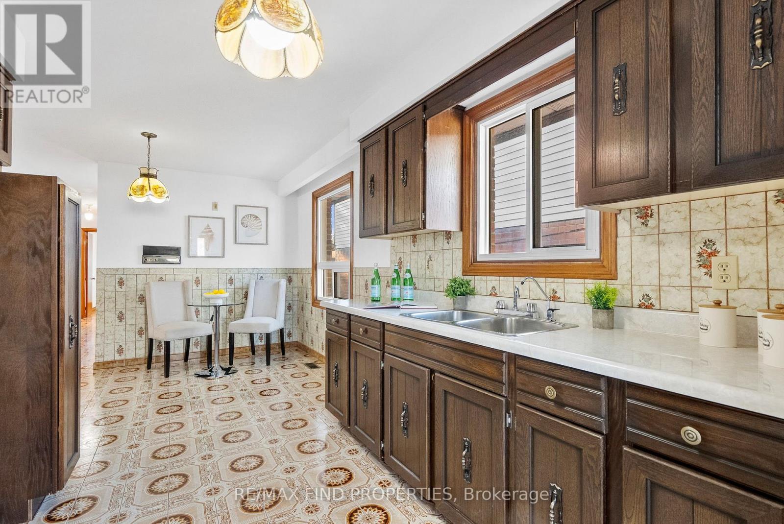 16 Mcdonald Avenue, Toronto, Ontario  M1L 3Y8 - Photo 21 - E12466740