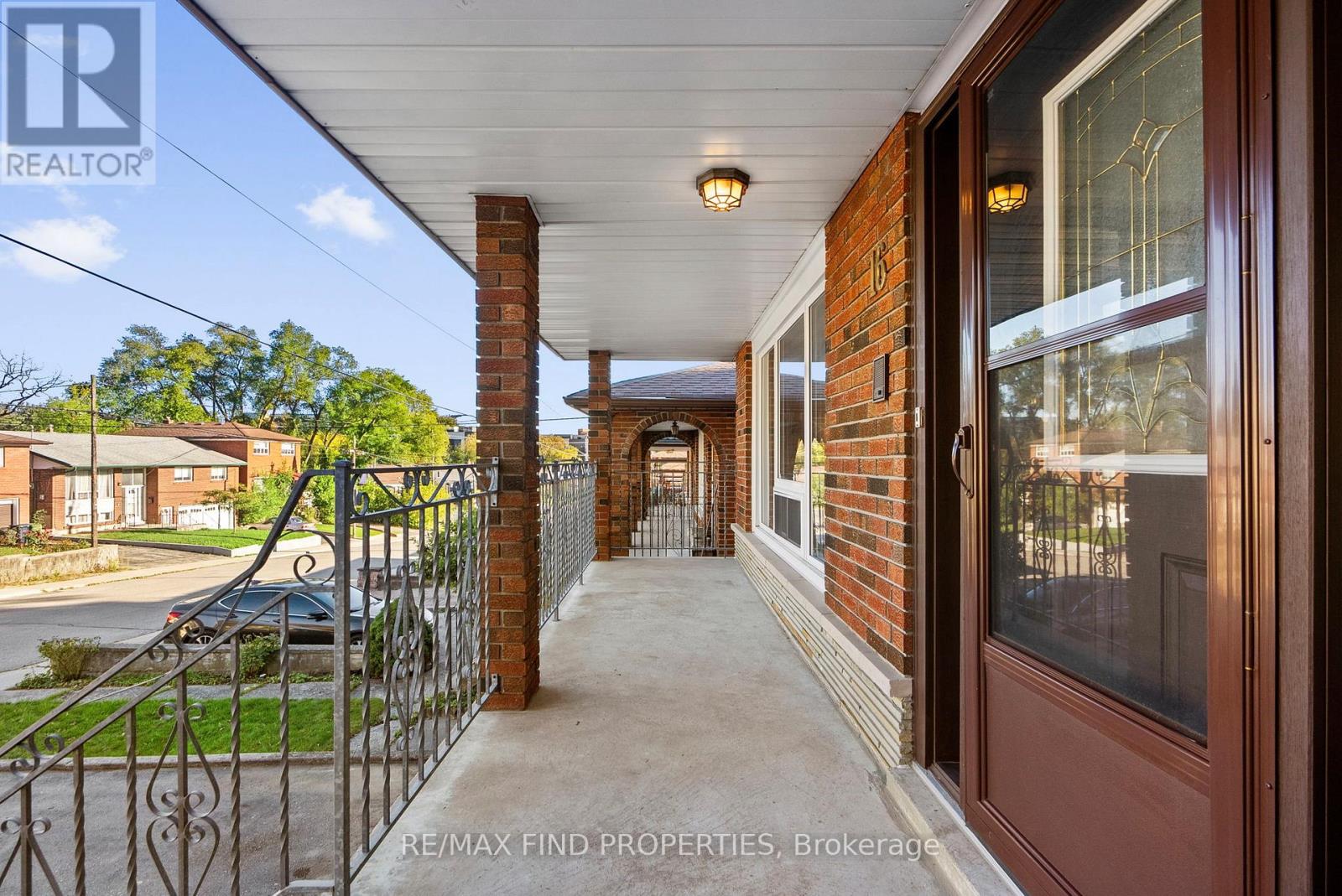 16 Mcdonald Avenue, Toronto, Ontario  M1L 3Y8 - Photo 9 - E12466740