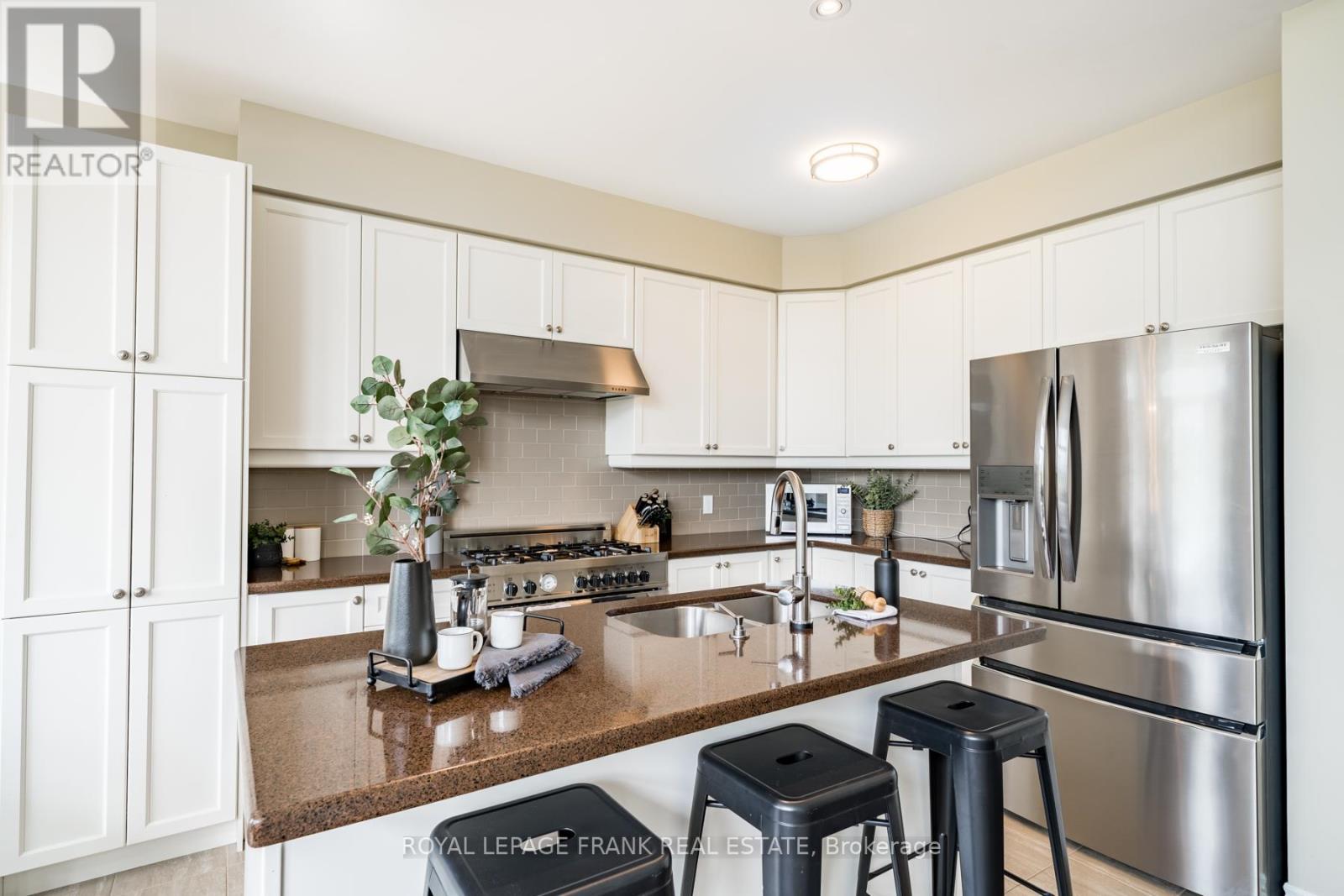 17 Logan Lane, Kawartha Lakes, Ontario  K9V 0L3 - Photo 10 - X12466860