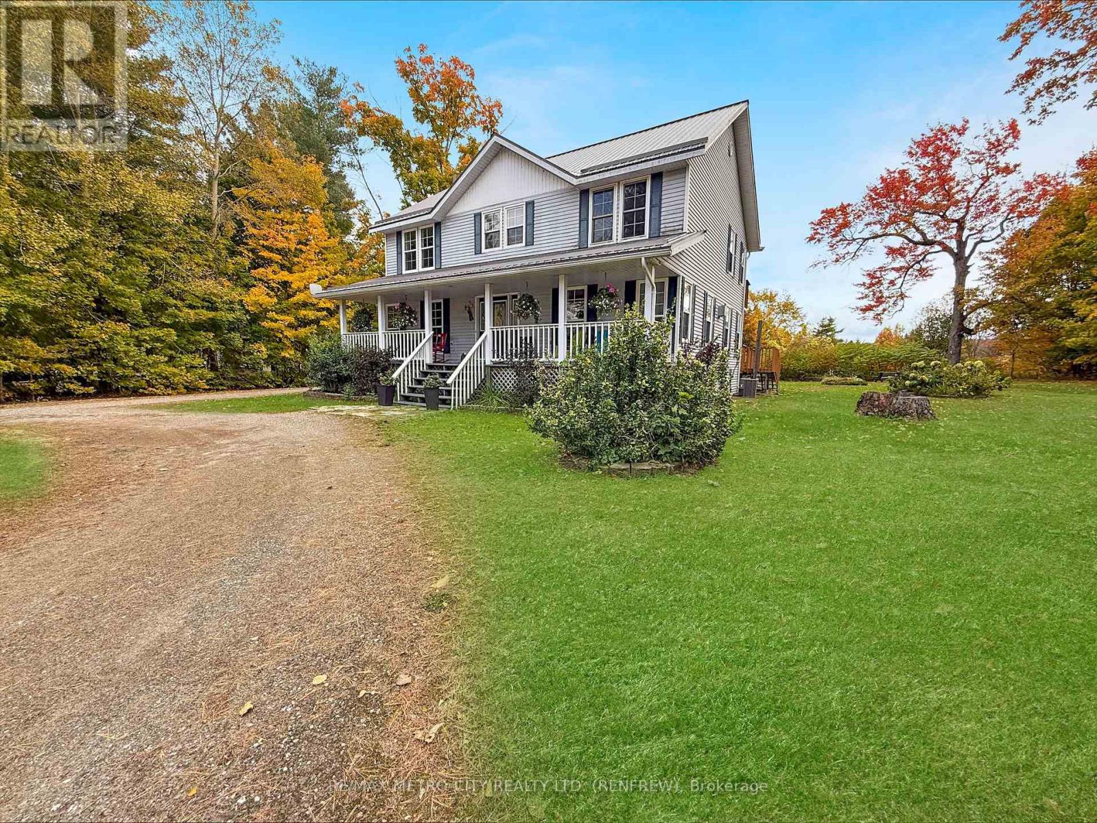 121 Pheasant Run, Greater Madawaska, Ontario  K0J 1H0 - Photo 2 - X12172122