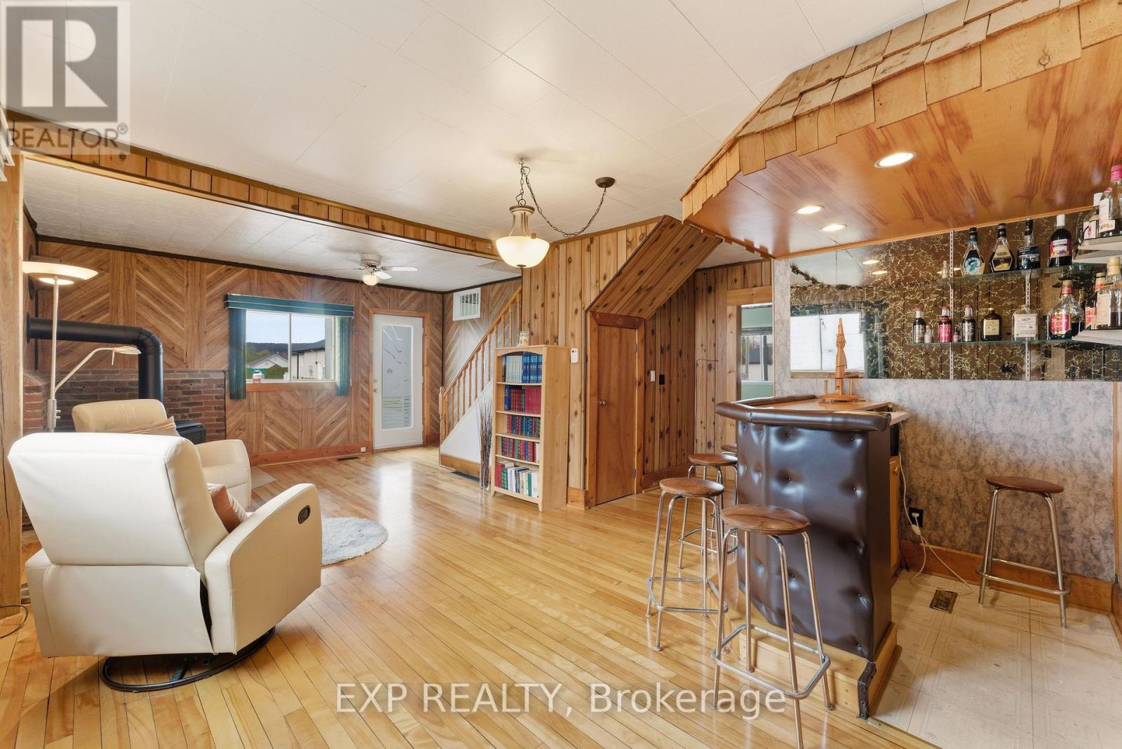 2110 Lajoie Street, Alfred And Plantagenet, Ontario  K0B 1J0 - Photo 18 - X12466828