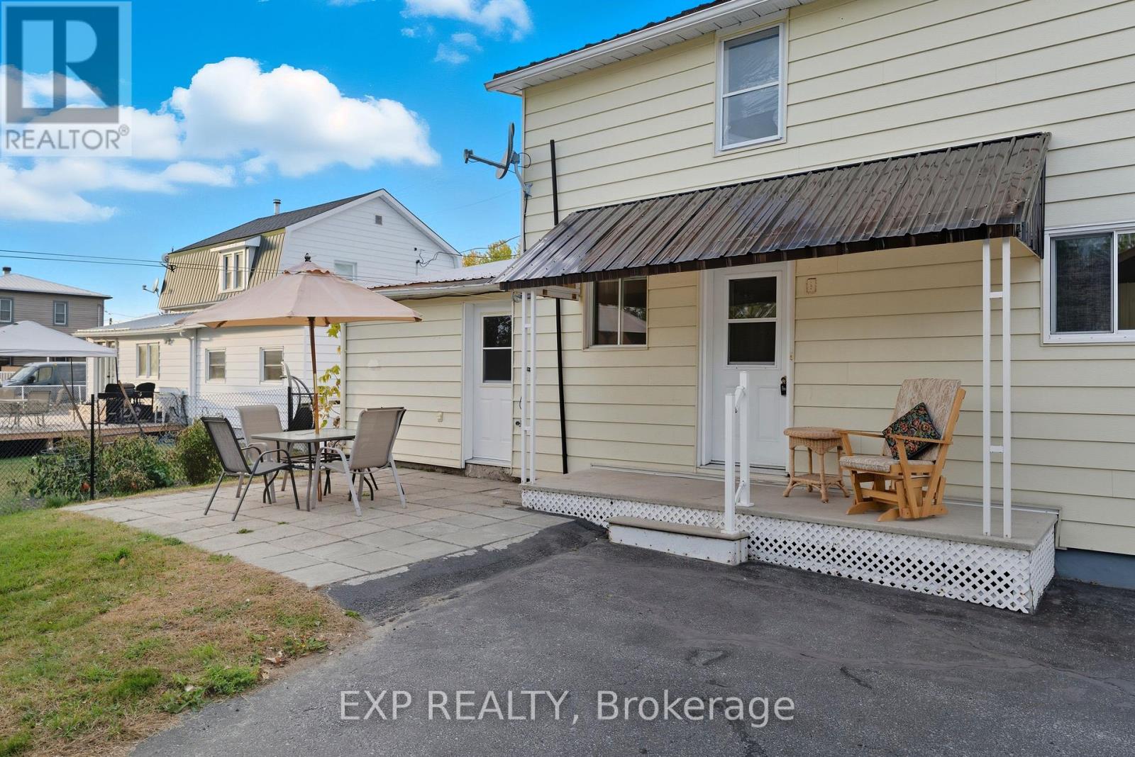 2110 Lajoie Street, Alfred And Plantagenet, Ontario  K0B 1J0 - Photo 3 - X12466828