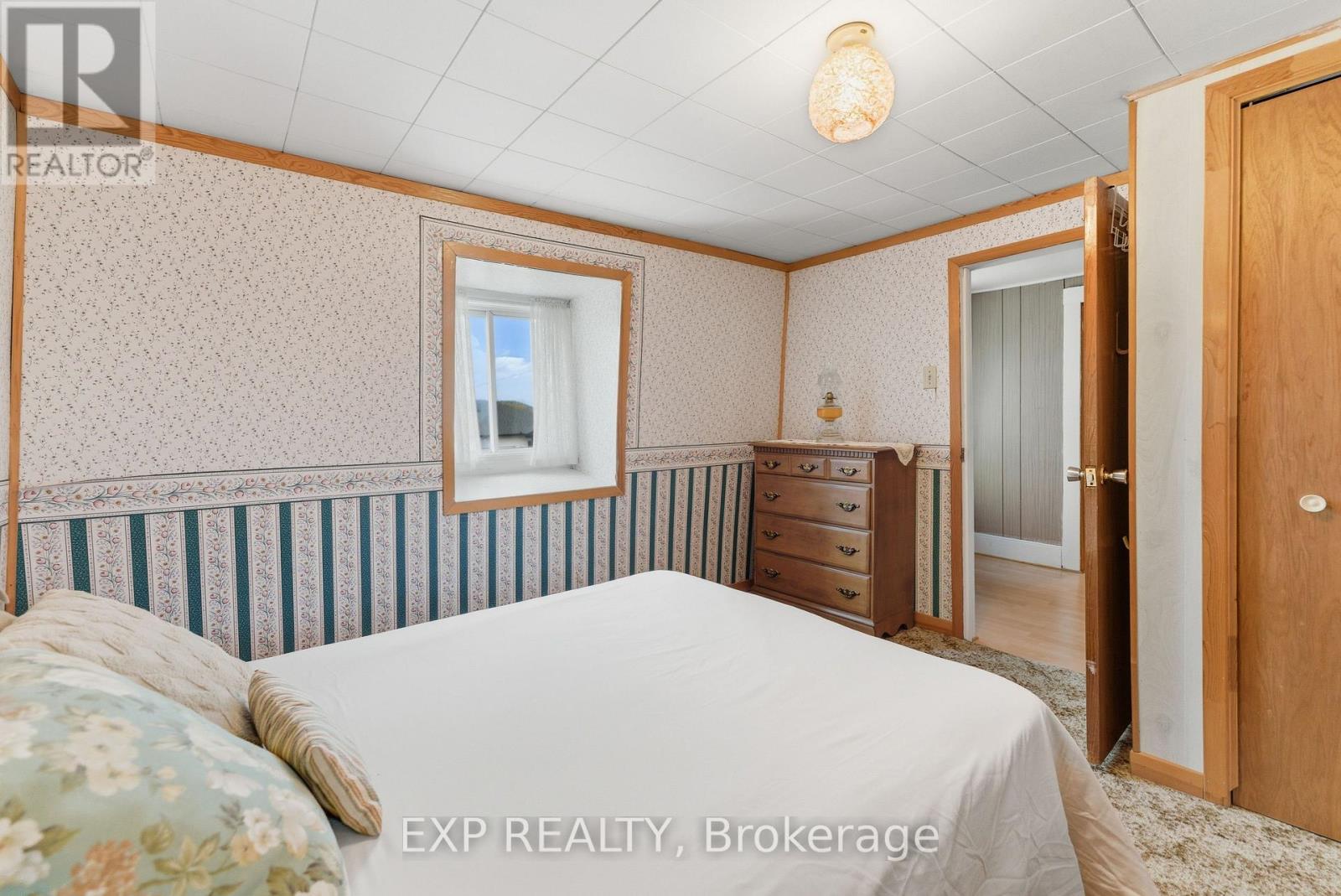 2110 Lajoie Street, Alfred And Plantagenet, Ontario  K0B 1J0 - Photo 33 - X12466828