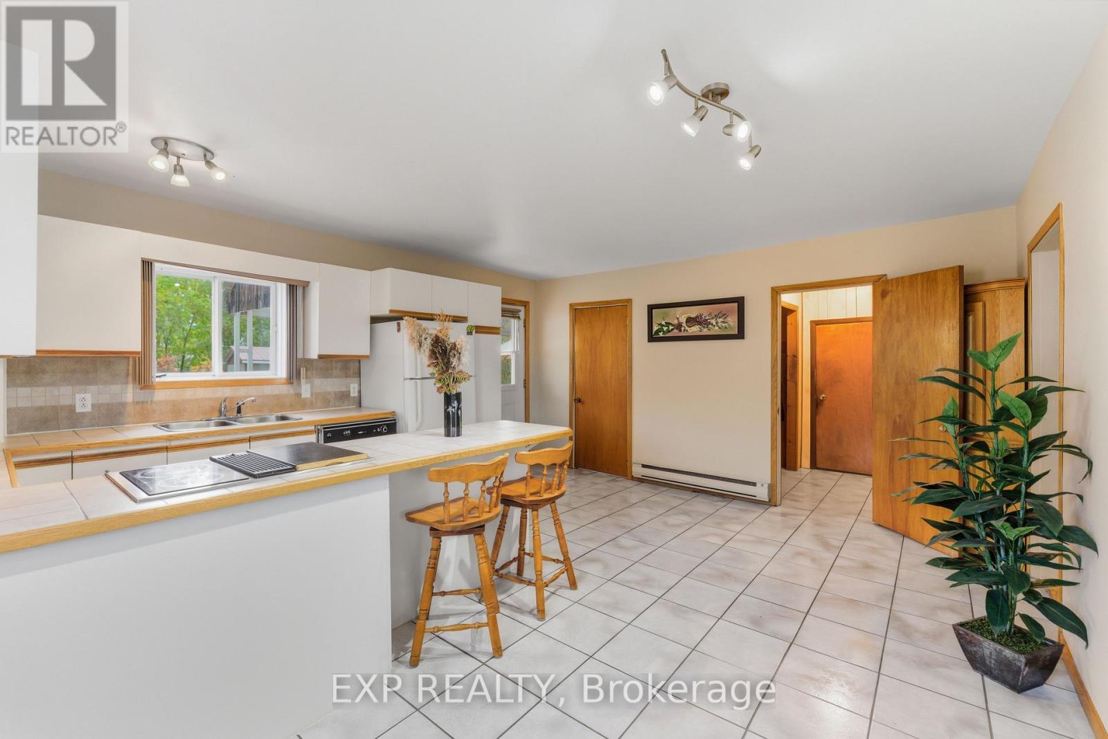2110 Lajoie Street, Alfred And Plantagenet, Ontario  K0B 1J0 - Photo 8 - X12466828
