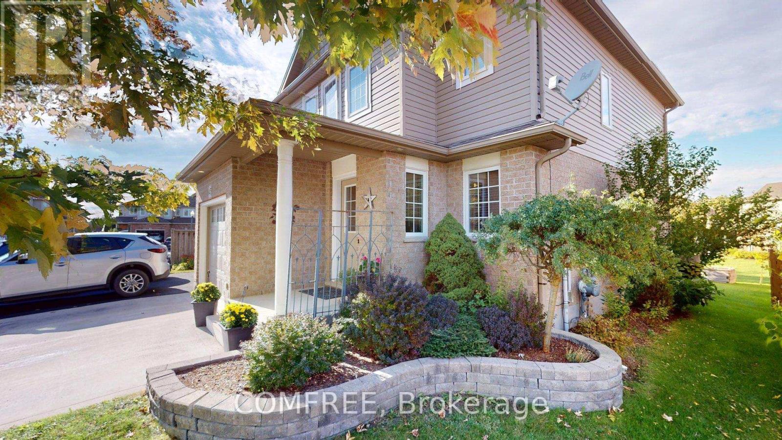 45 Pond View Drive, Wellesley, Ontario  N0B 2T0 - Photo 2 - X12466833