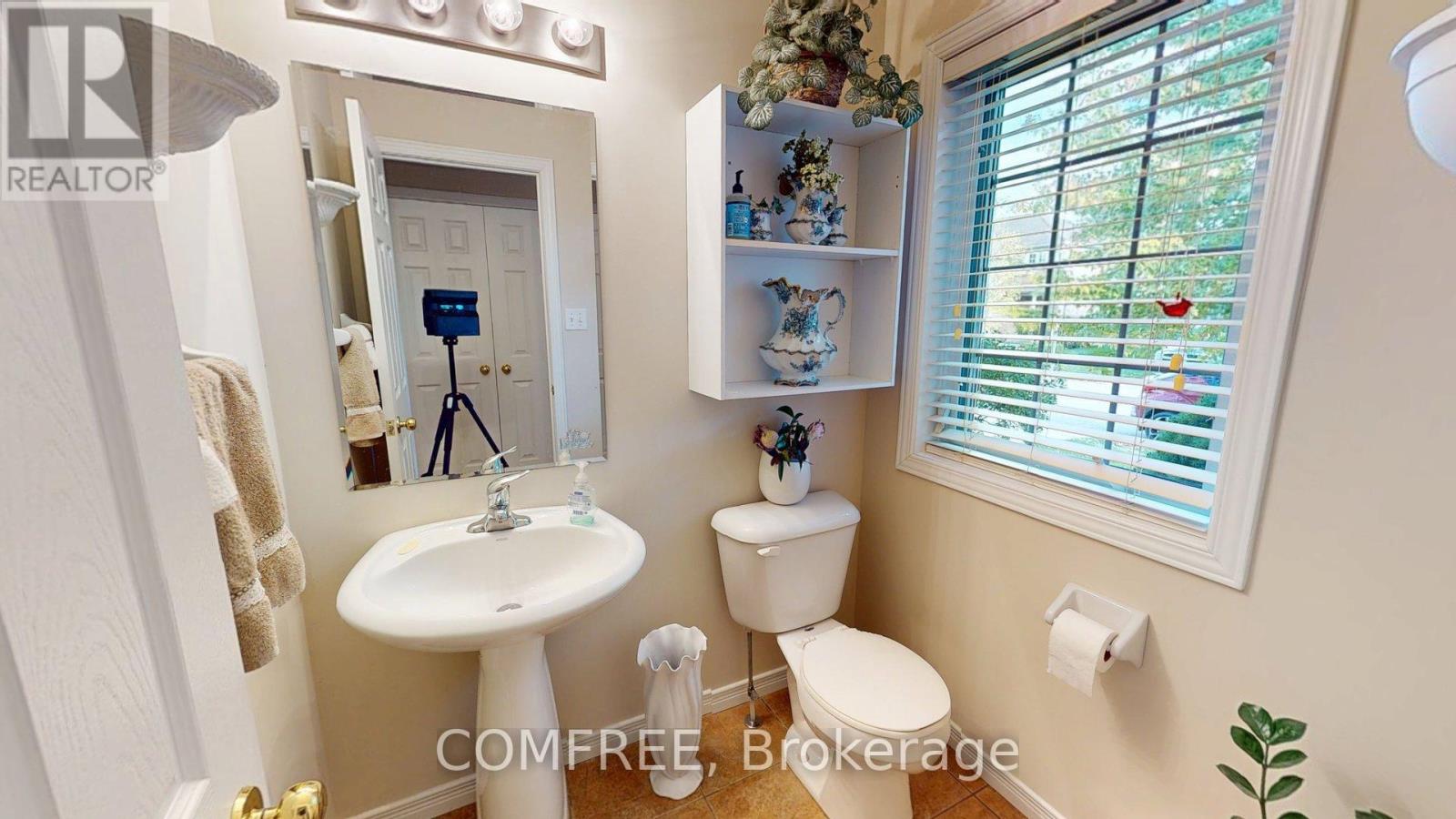 45 Pond View Drive, Wellesley, Ontario  N0B 2T0 - Photo 7 - X12466833