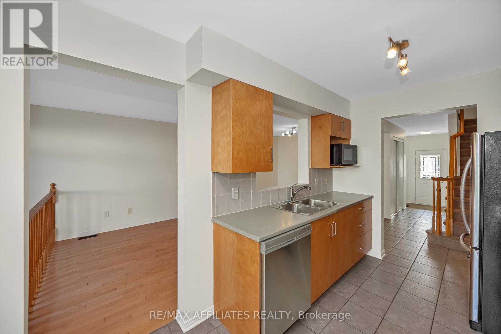 17 Kirkstone Private E, Ottawa, Ontario  K2J 5E7 - Photo 11 - X12466854