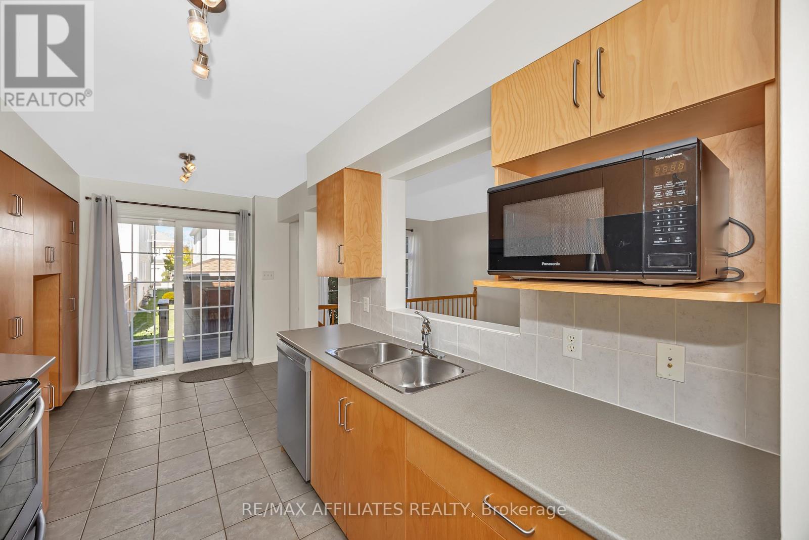 17 Kirkstone Private E, Ottawa, Ontario  K2J 5E7 - Photo 12 - X12466854