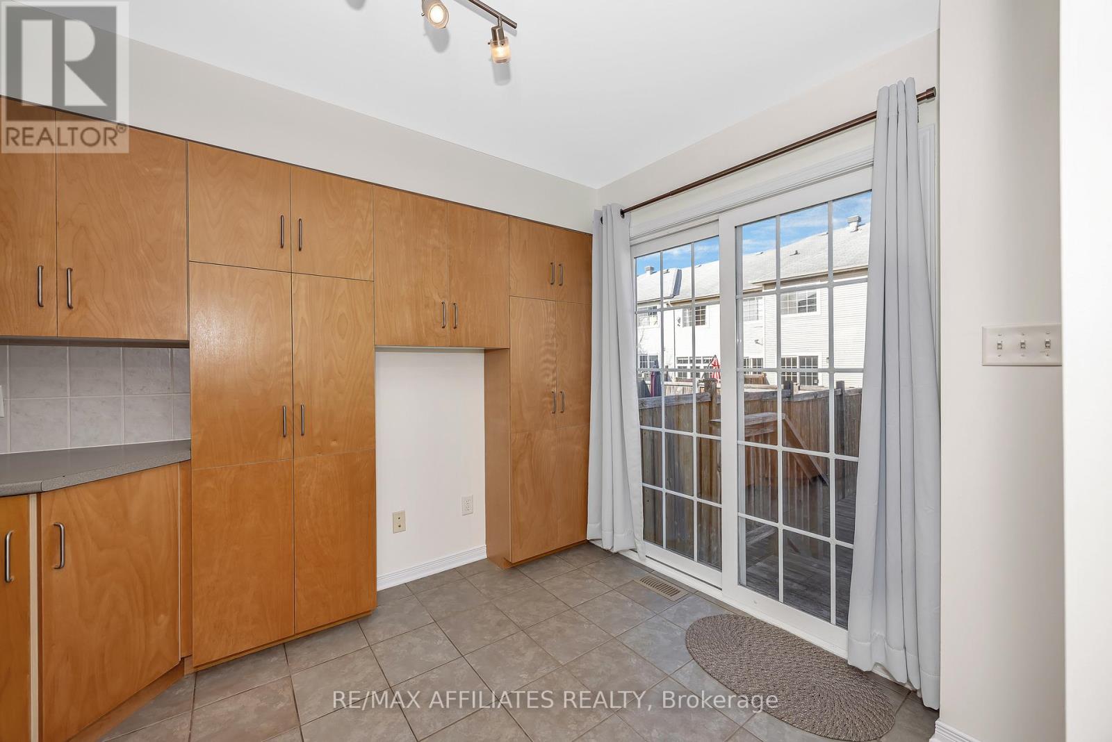 17 Kirkstone Private E, Ottawa, Ontario  K2J 5E7 - Photo 13 - X12466854
