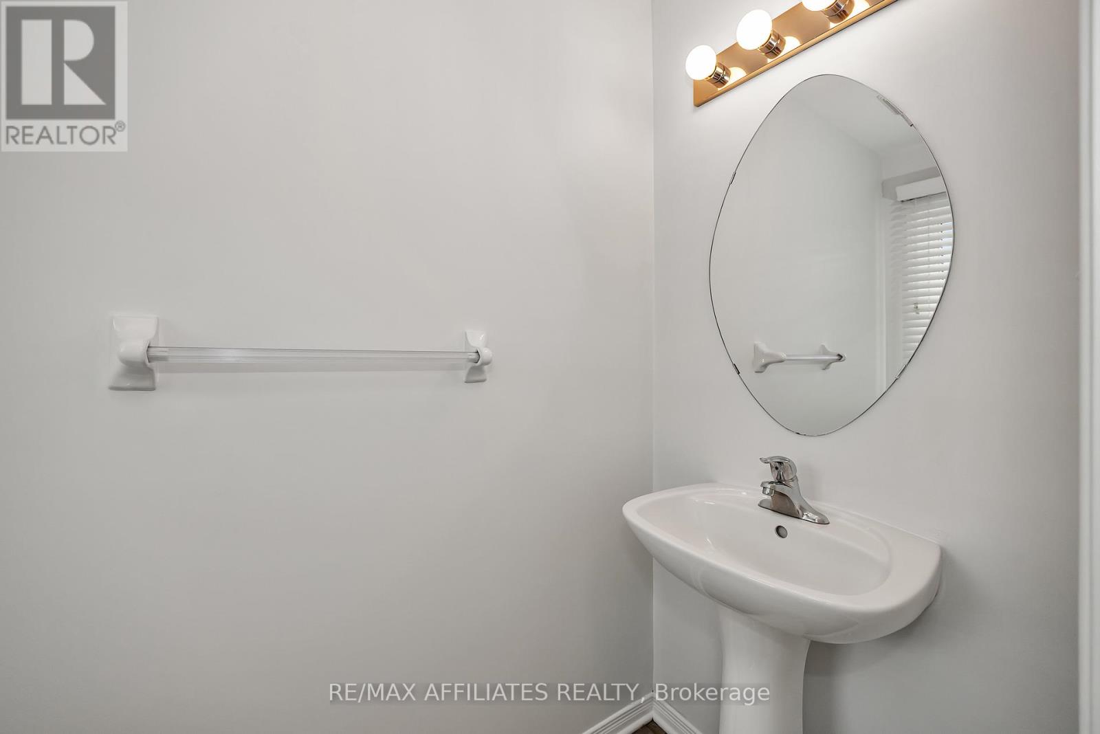 17 Kirkstone Private E, Ottawa, Ontario  K2J 5E7 - Photo 14 - X12466854