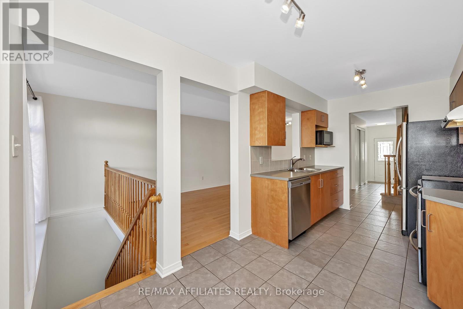 17 Kirkstone Private E, Ottawa, Ontario  K2J 5E7 - Photo 28 - X12466854