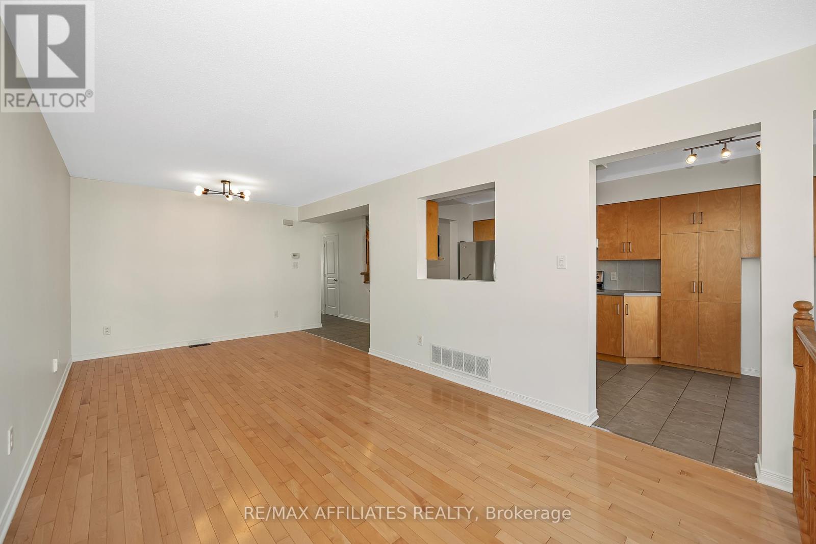 17 Kirkstone Private E, Ottawa, Ontario  K2J 5E7 - Photo 7 - X12466854