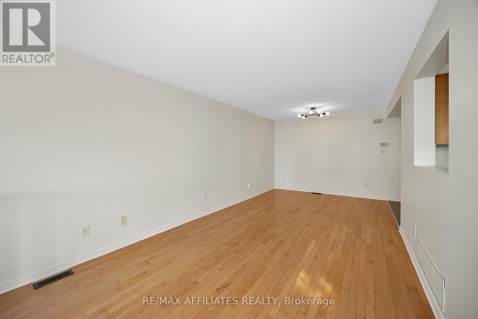 17 Kirkstone Private E, Ottawa, Ontario  K2J 5E7 - Photo 8 - X12466854