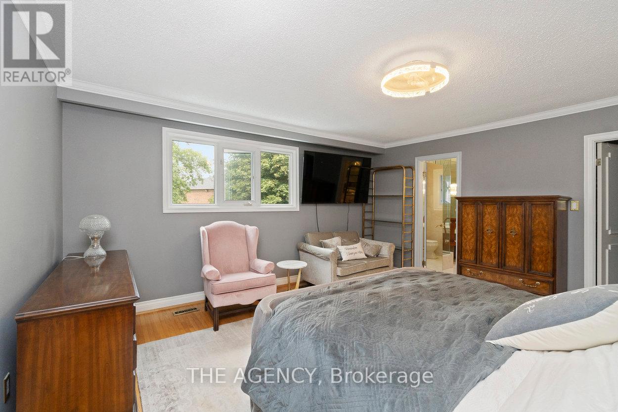 178 Millpond Court, Richmond Hill, Ontario  L4C 4W5 - Photo 17 - N12466711