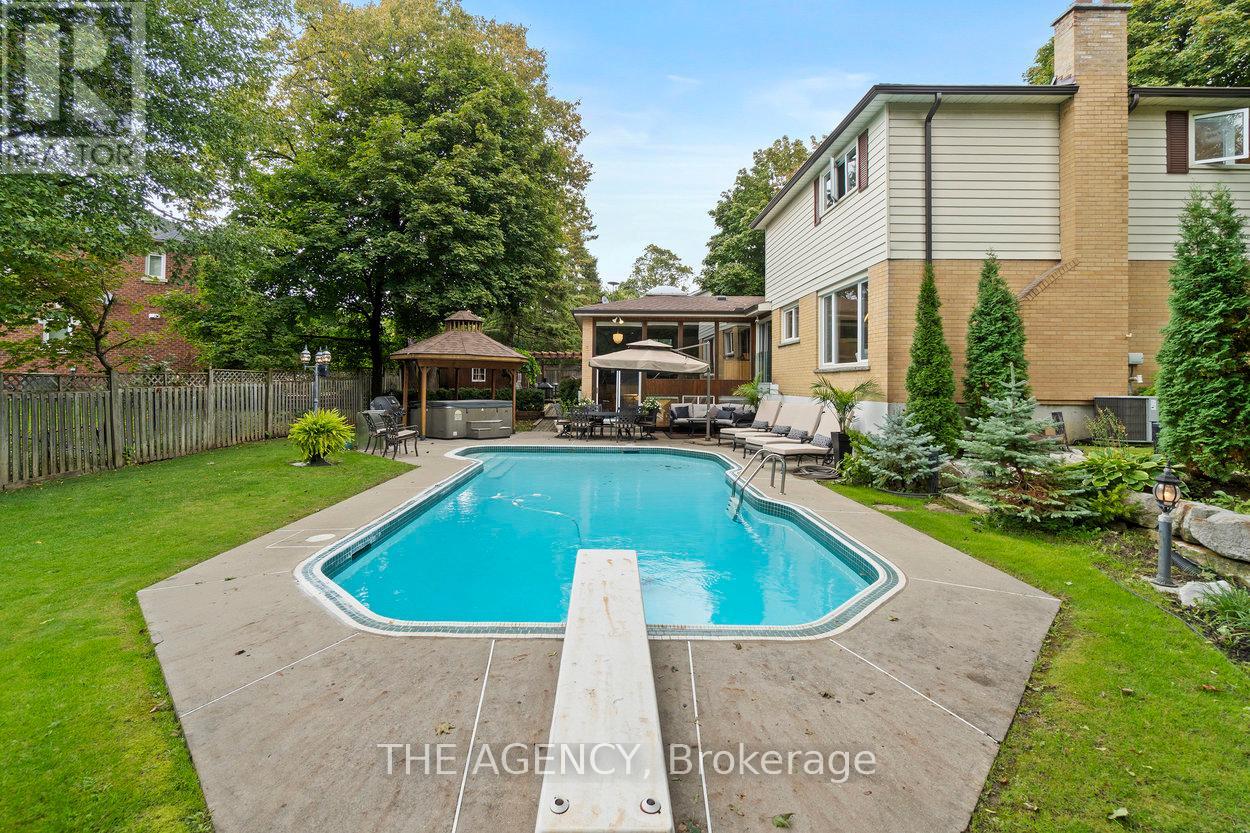 178 Millpond Court, Richmond Hill, Ontario  L4C 4W5 - Photo 38 - N12466711