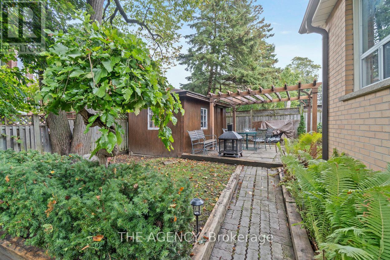 178 Millpond Court, Richmond Hill, Ontario  L4C 4W5 - Photo 41 - N12466711