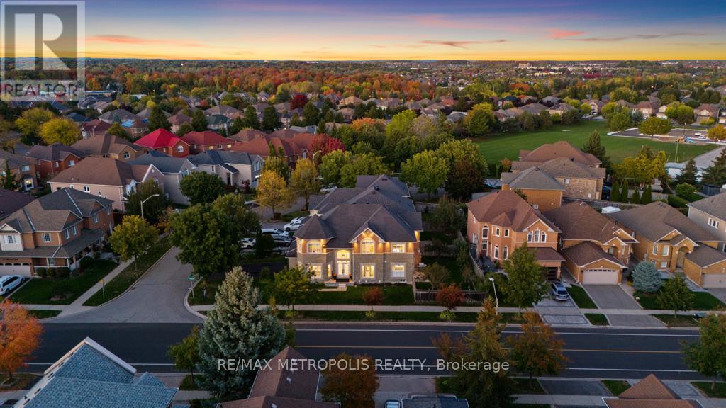 1 Teversham Court, Markham, Ontario  L3S 3X6 - Photo 4 - N12466715