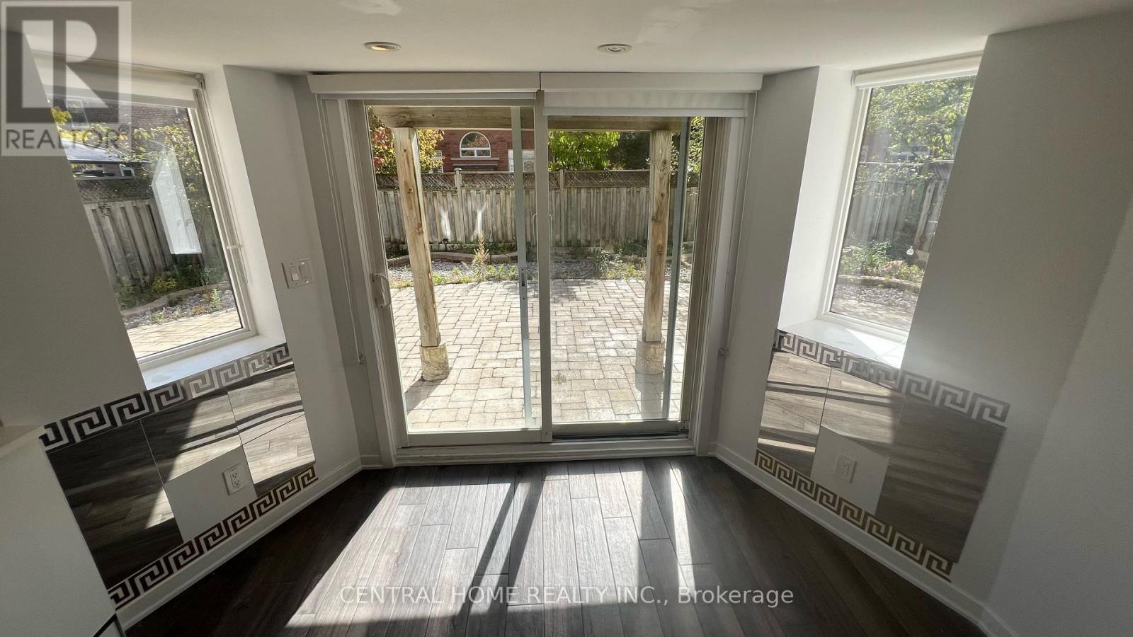 Apartment - 147 Jefferson Forest Drive S, Richmond Hill, Ontario  L4E 4K6 - Photo 2 - N12466763