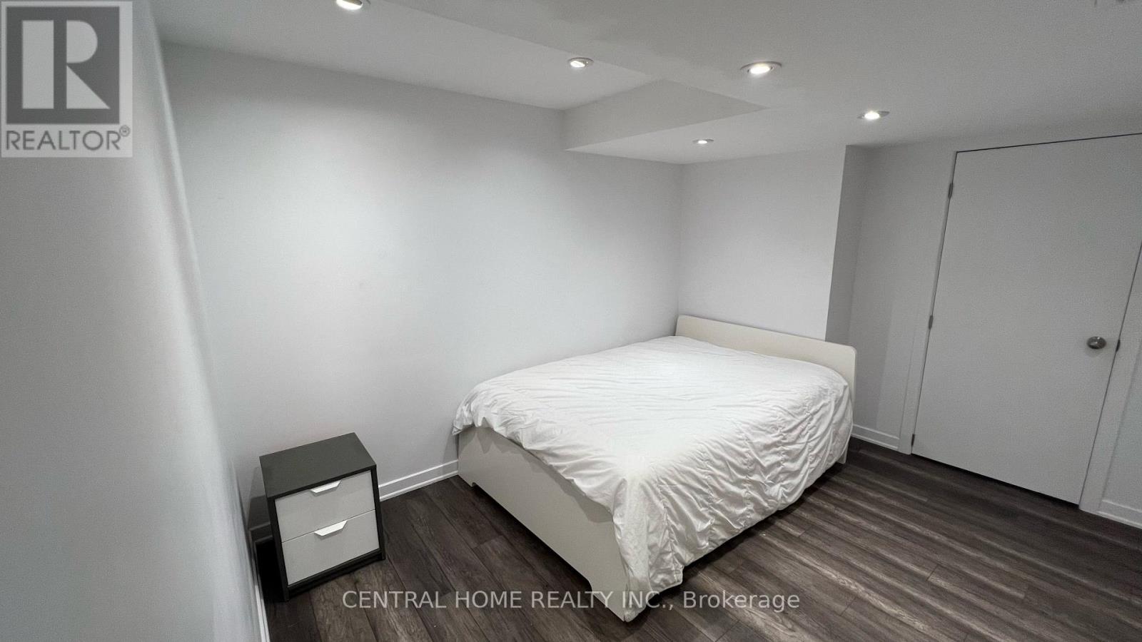 Apartment - 147 Jefferson Forest Drive S, Richmond Hill, Ontario  L4E 4K6 - Photo 8 - N12466763