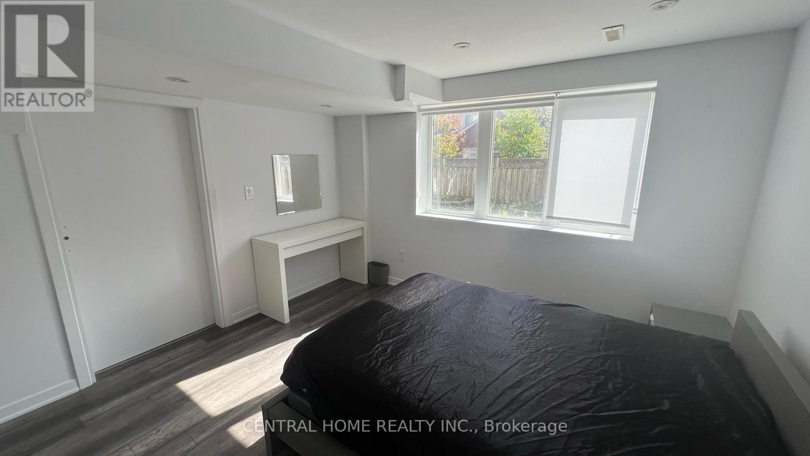 Apartment - 147 Jefferson Forest Drive S, Richmond Hill, Ontario  L4E 4K6 - Photo 9 - N12466763