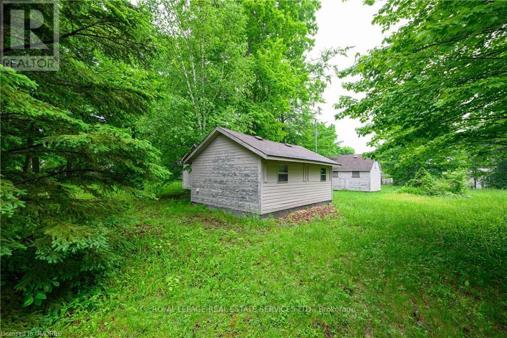 726 Hastings Avenue, Innisfil, Ontario  L9S 1Z3 - Photo 3 - N12466775