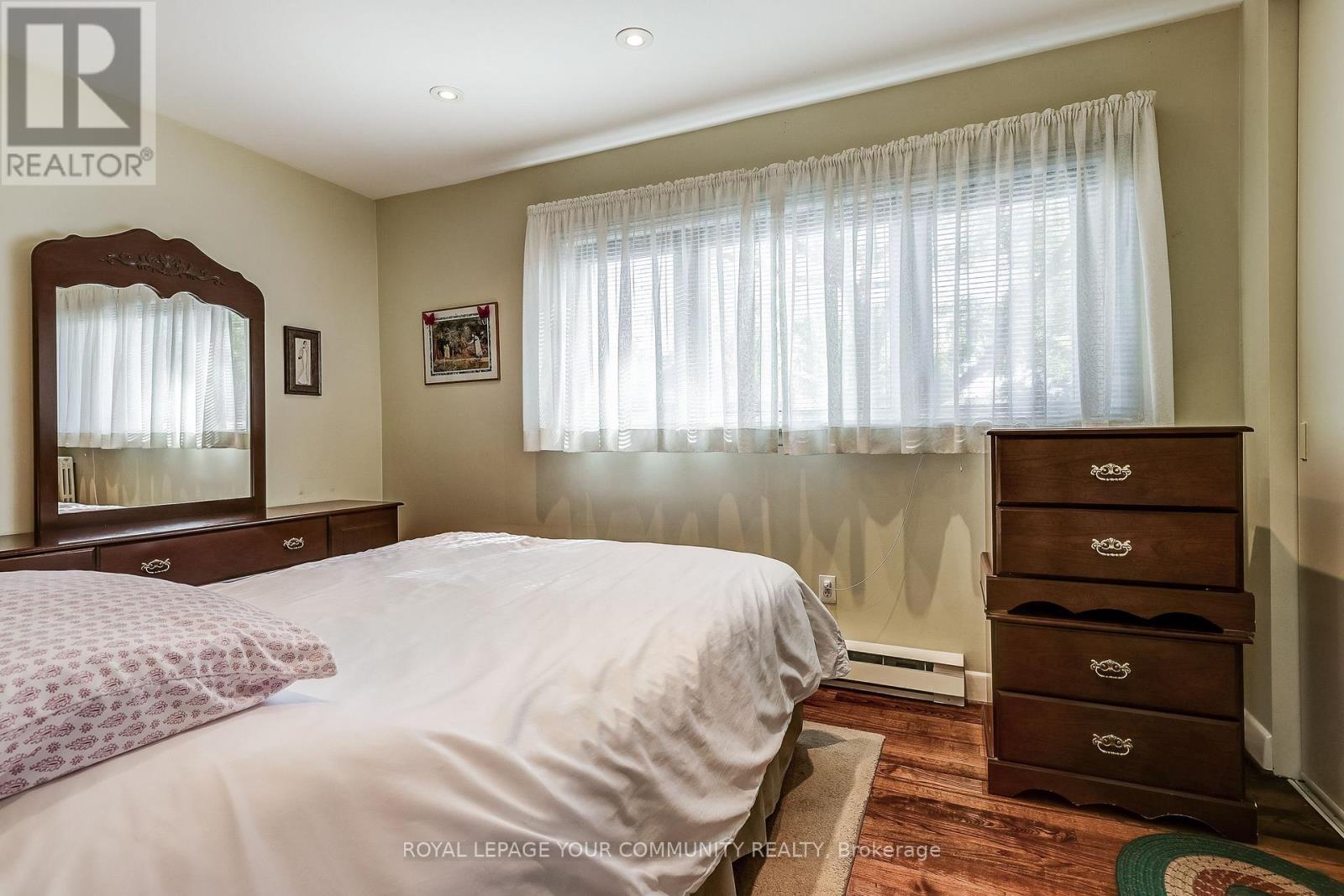 2 Rougecrest Drive, Markham, Ontario  L3P 3B6 - Photo 10 - N12465005