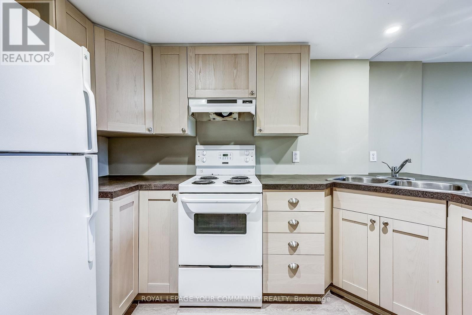 2 Rougecrest Drive, Markham, Ontario  L3P 3B6 - Photo 30 - N12465005
